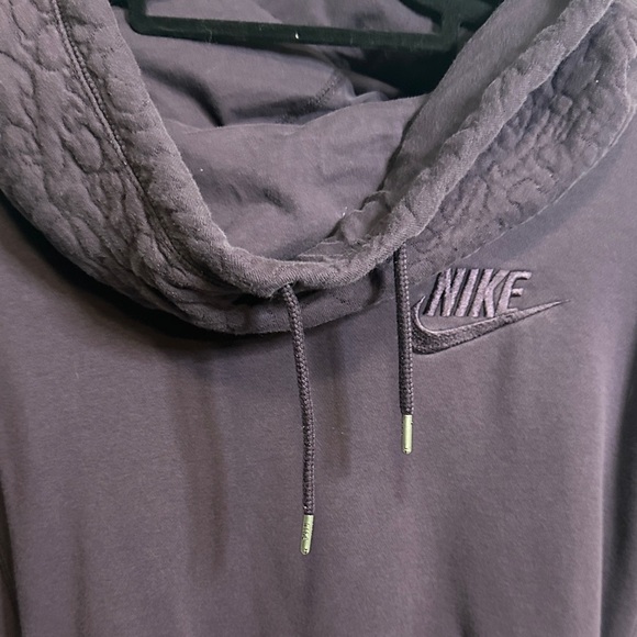 Nike Men's Dark Purple Quilted Sweater - Picture 3 of 7